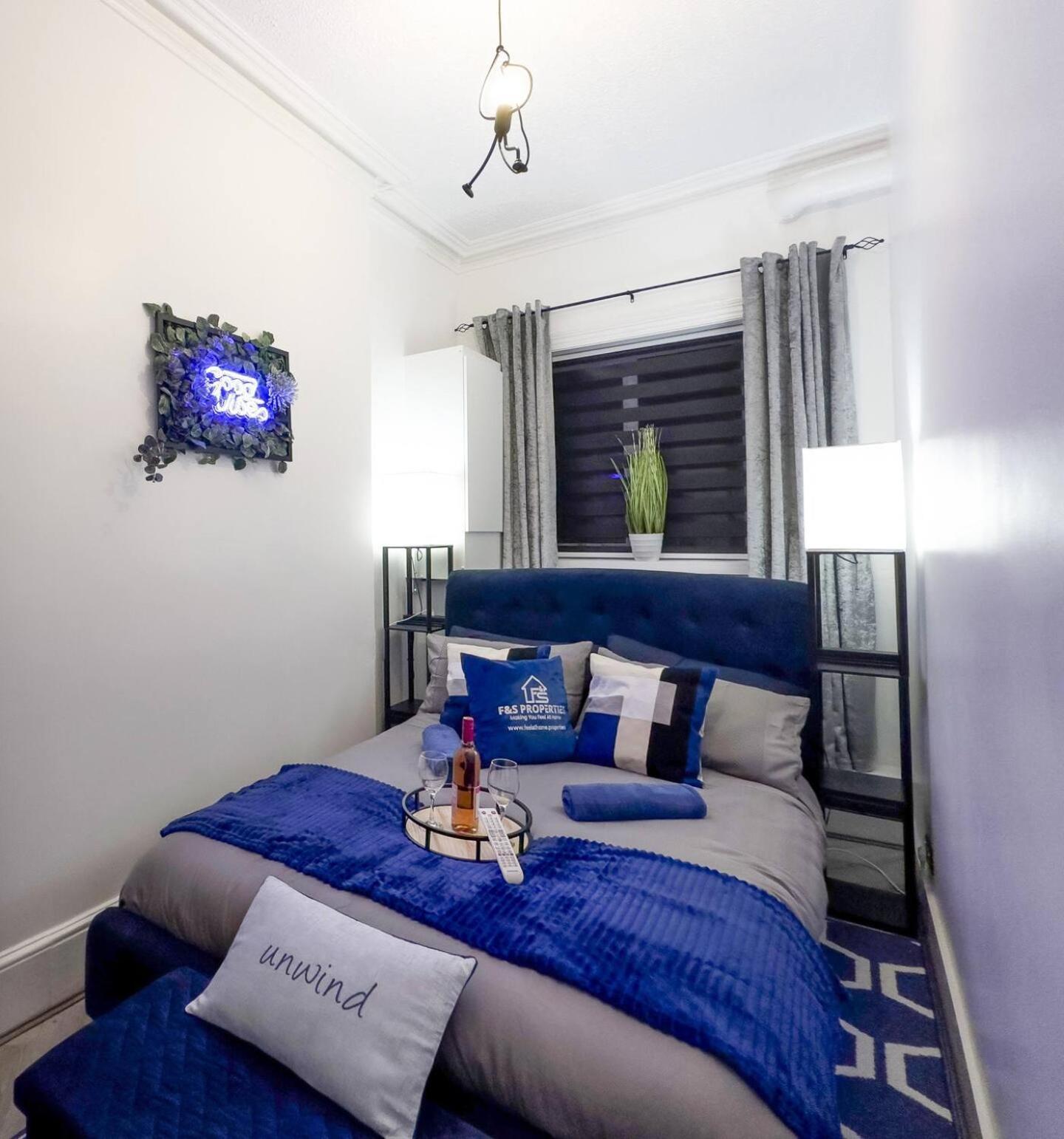 Swanky Seaside Sanctuary W Foozeball - Southend Екстер'єр фото